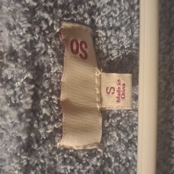 So Blue Soft Fuzzy Hooded V-Neck Sweater.Size Small NWT - Picture 3 of 4